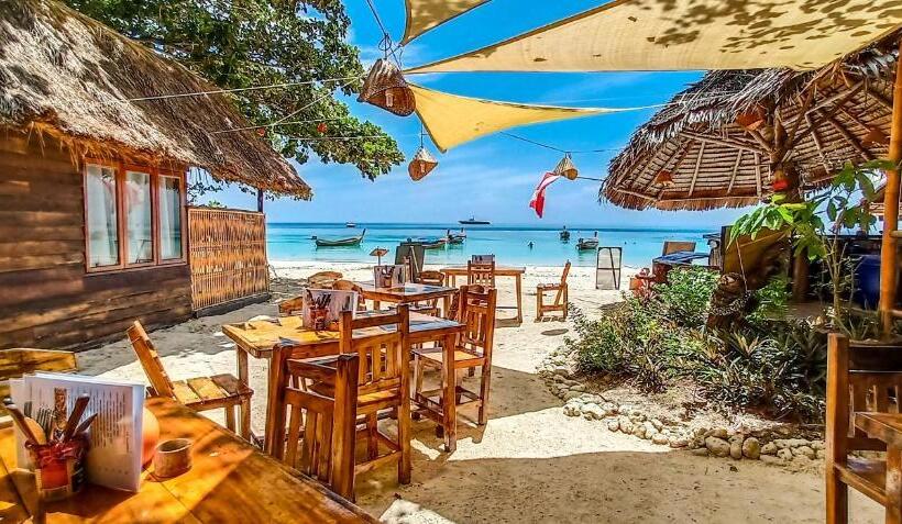 Семейный Номер Боковой Вид на Море, Forra Pattaya Beach Front Bungalow