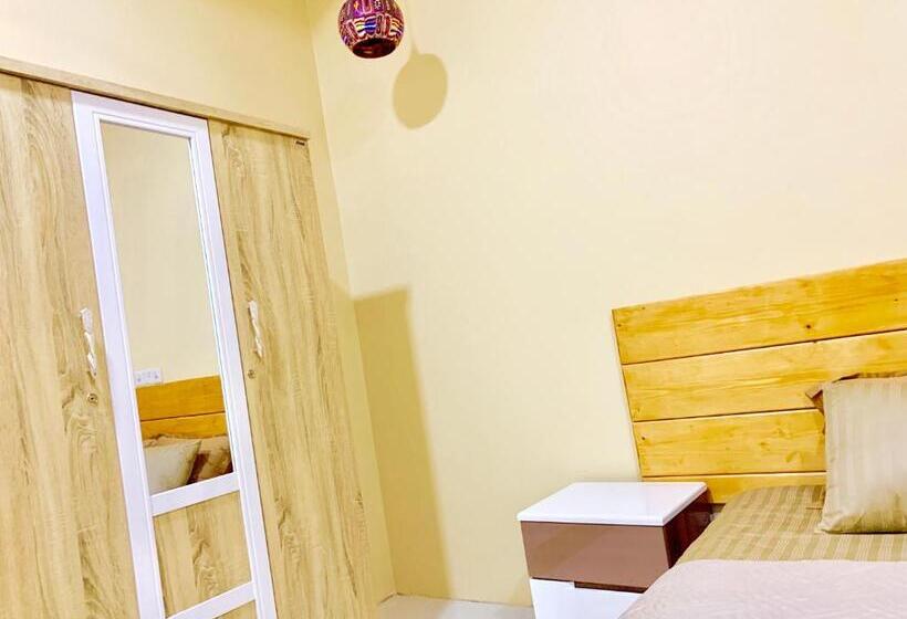اتاق لوکس, Endhaa, Divers Home