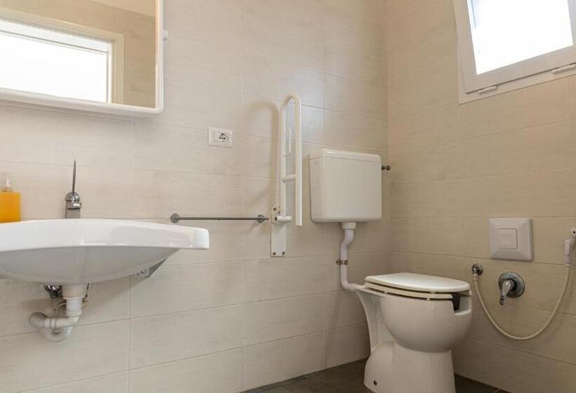 Номер Стандарт Адаптированный для Инвалидов, Salentospita Guest Rooms