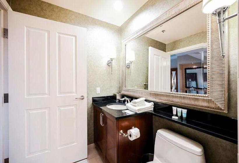 آپارتمان 1 خوابه با بالکن, Stripviewsuites At Signature