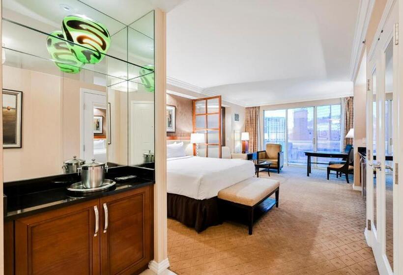 استودیو استاندارد با بالکن, Stripviewsuites At Signature