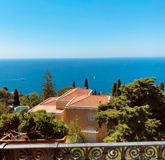 اتاق استاندارد با بالکن و چشمانداز دریا, Chiaro Di Luna