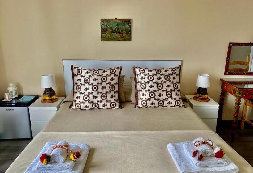 اتاق استاندارد با بالکن و چشمانداز دریا, Chiaro Di Luna