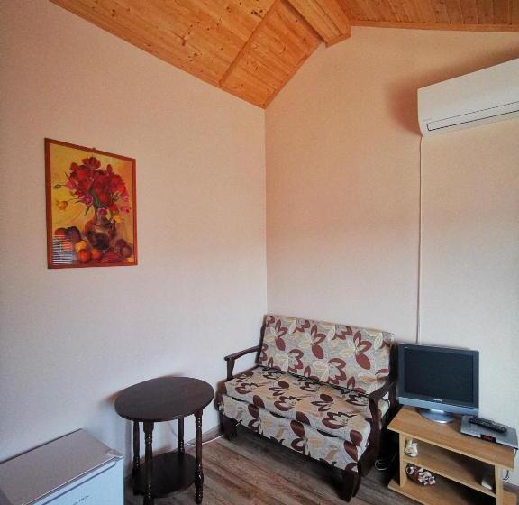 Номер Стандарт с Балконом, Guest House Ezerets