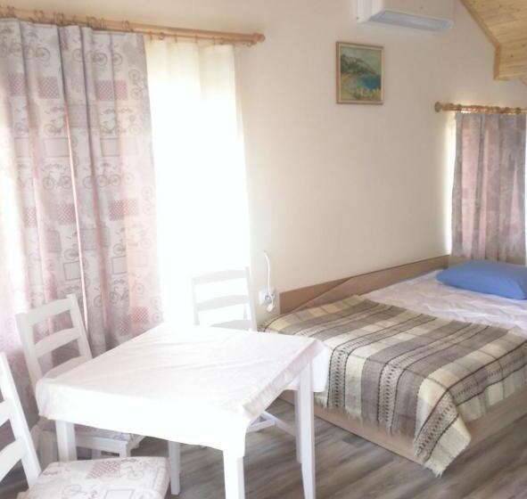 Семейный Номер, Guest House Ezerets