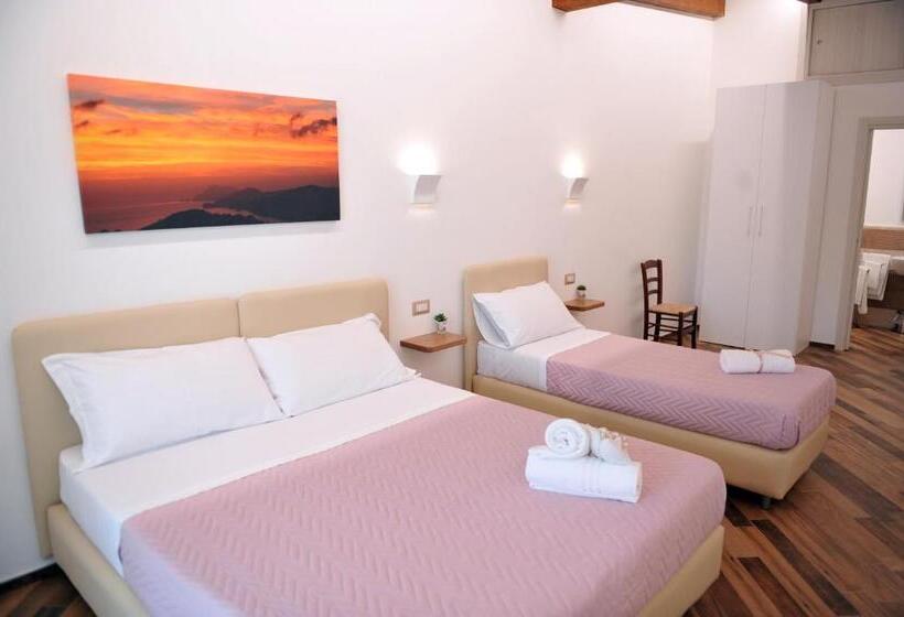 Quarto Deluxe, Il Covo Degli Dei