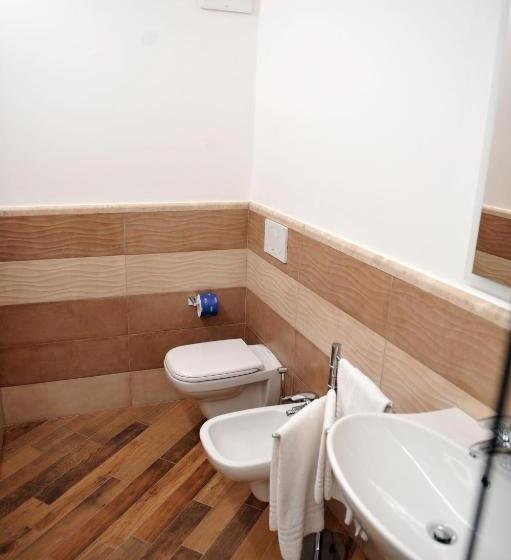 Quarto Deluxe, Il Covo Degli Dei