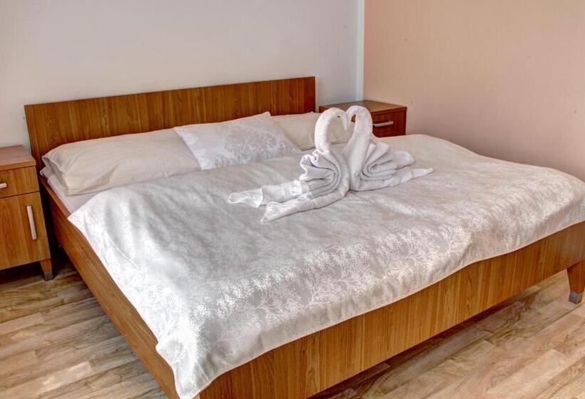 اتاق لوکس با بالکن, Penzion Tillerova Vila