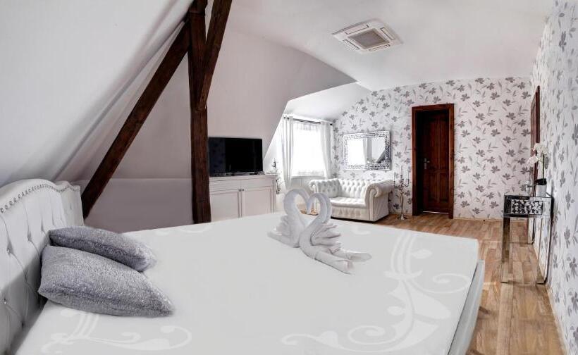 اتاق لوکس, Penzion Tillerova Vila