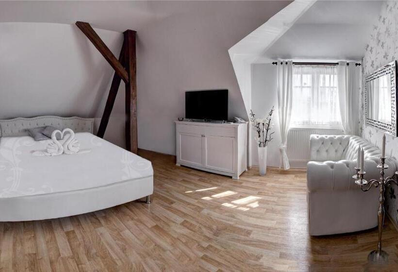 اتاق لوکس, Penzion Tillerova Vila