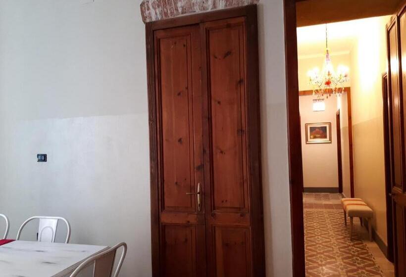 Полулюкс с Балконом, Sofia Family Suites