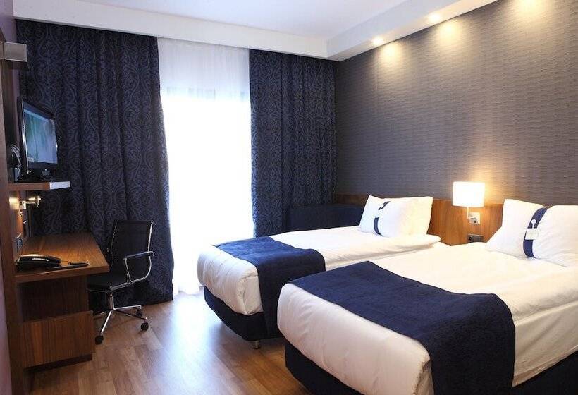 Номер Стандарт Двуспальная Кровать, Holiday Inn Express Manisa West, An Ihg