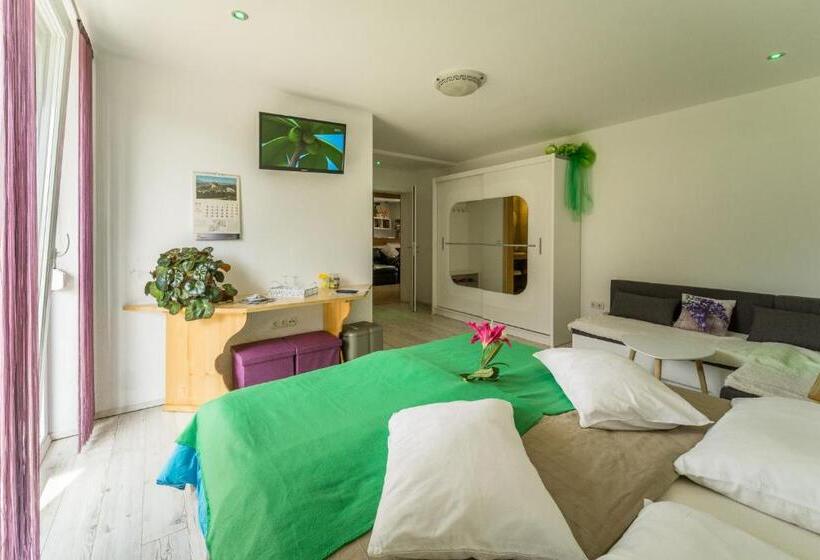 اتاق استاندارد سه تخته با بالکن, Aparthotel Pr  Jakapč