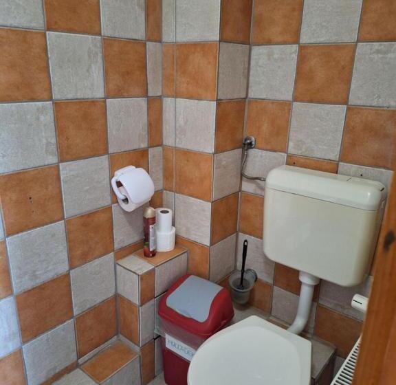 اتاق استاندارد چهار تخته, Fenyő Panzió