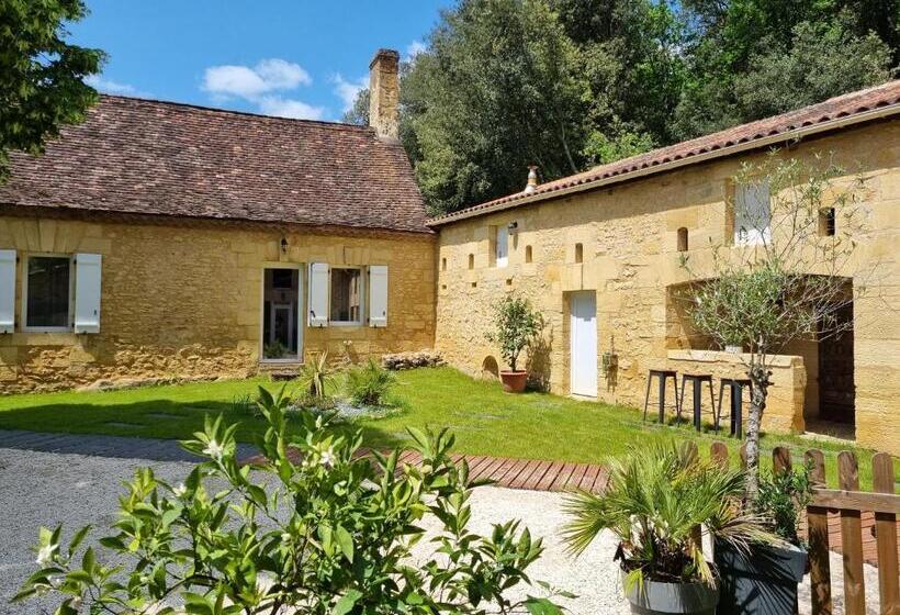 اتاق سوپریور, Le Clos De La Canéda