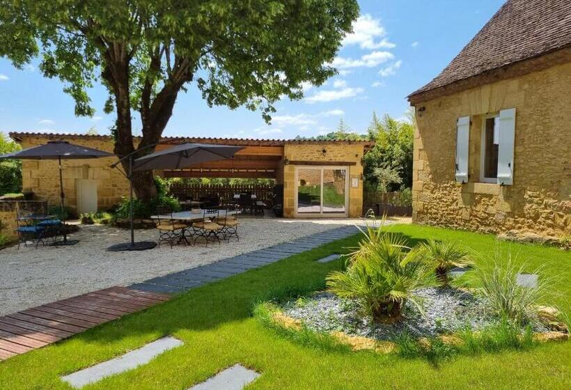 اتاق سوپریور, Le Clos De La Canéda