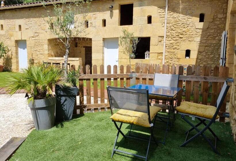 اتاق خانوادگی, Le Clos De La Canéda