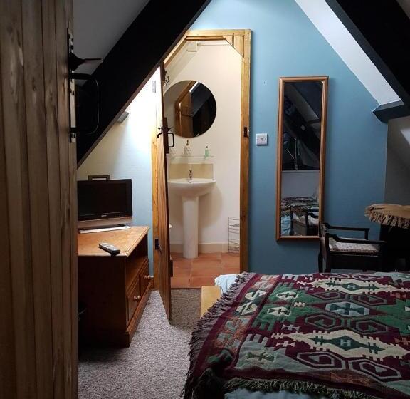 기본룸, James John Hamilton House And Backpacker Hostel