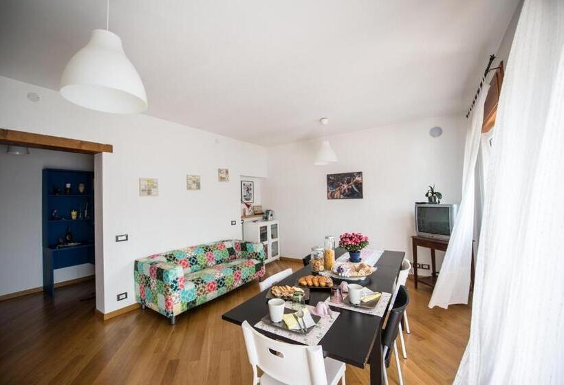 اتاق استاندارد سه تخته با سرویس بهداشتی مشترک, B&b Da Viky