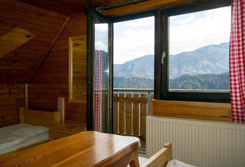 اتاق استاندارد چهارنفره با بالکن, Turistična Kmetija Perk