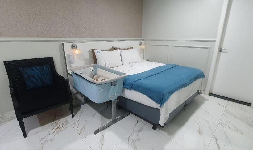 Номер Стандарт Трехместный, Antonio S Hotel E Spa   Airport