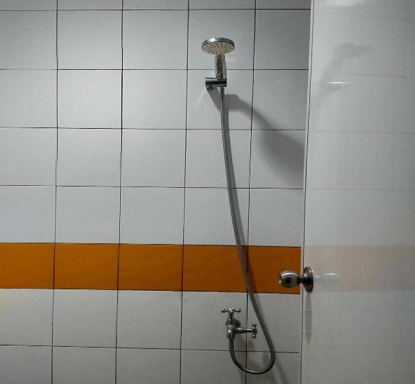 اتاق اکونومی, Oyo 90692 Point Hostel