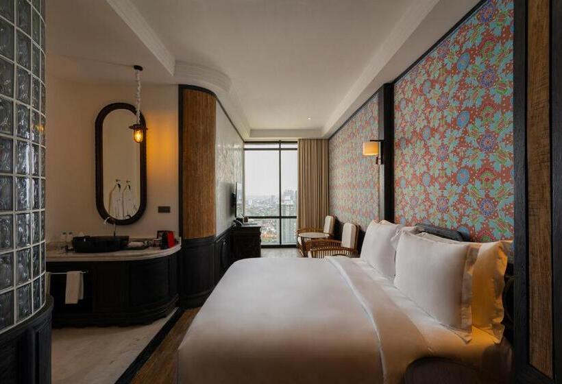 Номер Superior, The Orient Jakarta, A Royal Hideaway