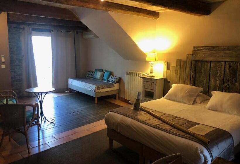 Люкс с Террасой, Restaurant Et Chambres D Hôtes La Ferme De Cornadel