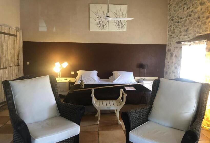 Номер Стандарт, Restaurant Et Chambres D Hôtes La Ferme De Cornadel