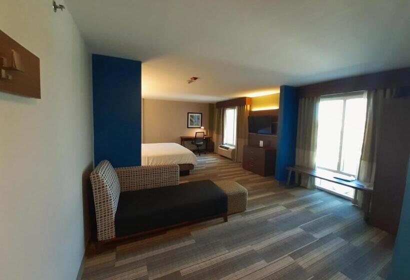 سوییت جونیور, Holiday Inn Express Trincity, An Ihg