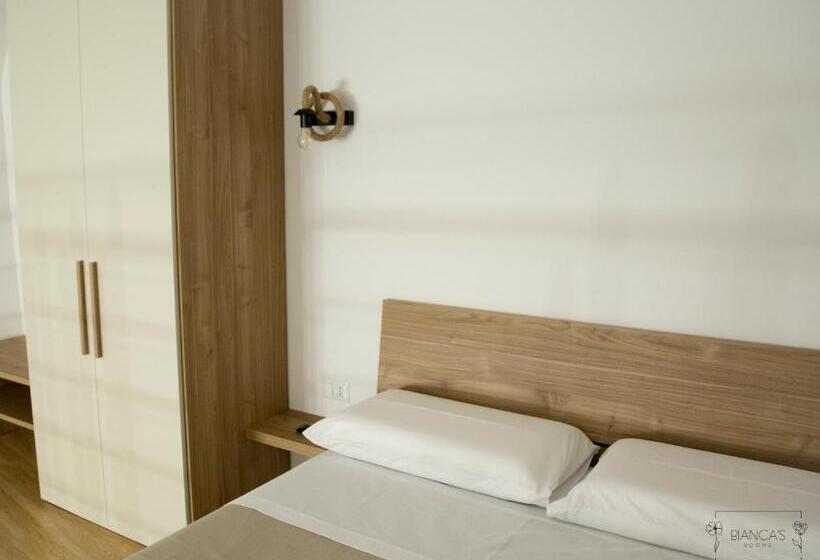 اتاق استاندارد چهار تخته, Bianca's Rooms