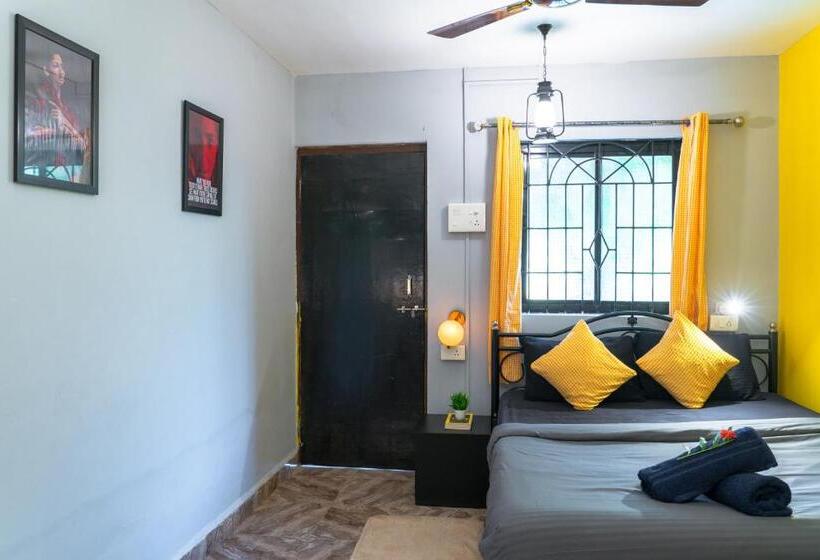 Номер Стандарт, Whoopers Hostel Palolem