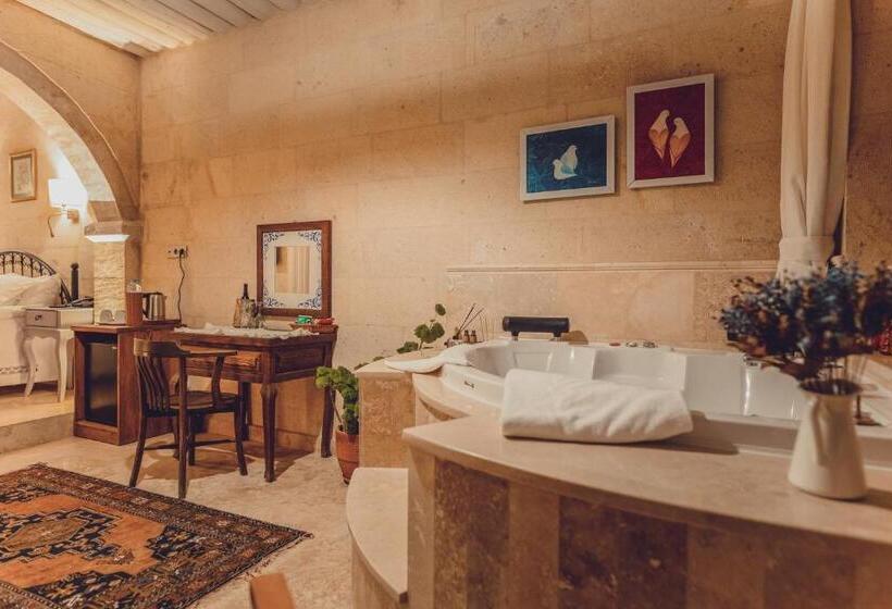 اتاق استاندارد با وان آب گرم, Peristyle Cave Cappadocia  Special Class
