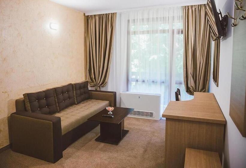 Family Suite, стаи за гост хит хаус и спа