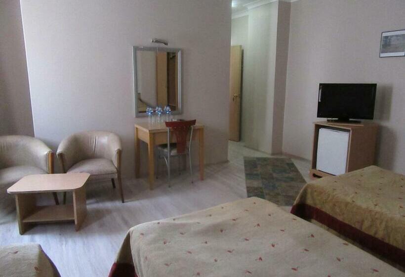 Номер Стандарт Трехместный, Otel Ami̇ller