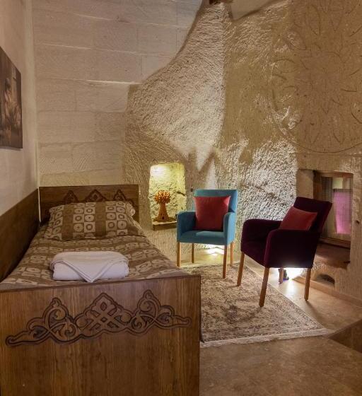 سوییت خانوادگی, Grand Elite Cave Suites