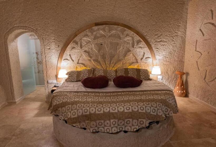 سوییت سوپریور, Grand Elite Cave Suites