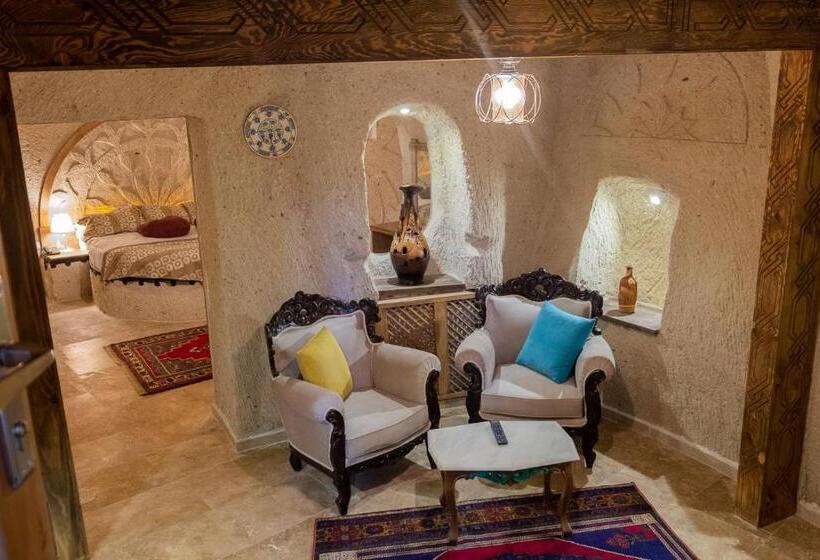سوییت سوپریور, Grand Elite Cave Suites
