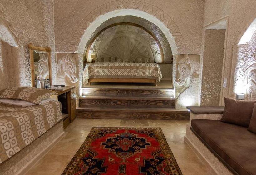 سوئیت با تخت بزرگ, Grand Elite Cave Suites