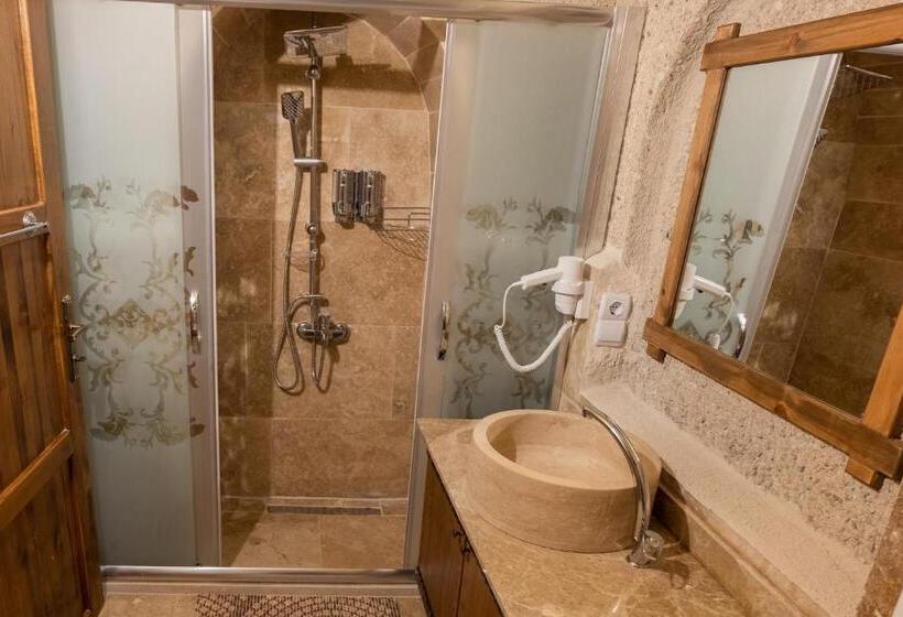 سوئیت با تخت بزرگ, Grand Elite Cave Suites