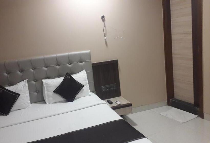 اتاق استاندارد با تخت بزرگ, Shine Hospitality Crown