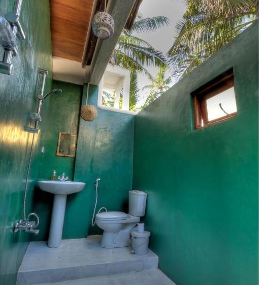 Номер Стандарт Вид на Сад, The Green Rooms Surf & Yoga Camp   On The Beach   Prime Location Renovated 2024