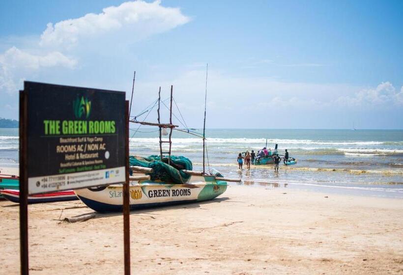 Номер Deluxe, The Green Rooms Surf & Yoga Camp   On The Beach   Prime Location Renovated 2024