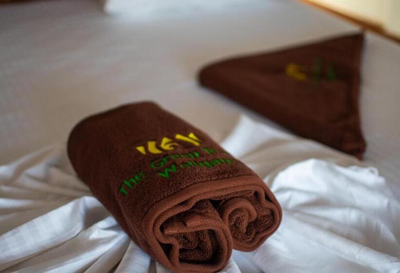 Номер Deluxe Вид на Море с Балконом, The Green Rooms Surf & Yoga Camp   On The Beach   Prime Location Renovated 2024