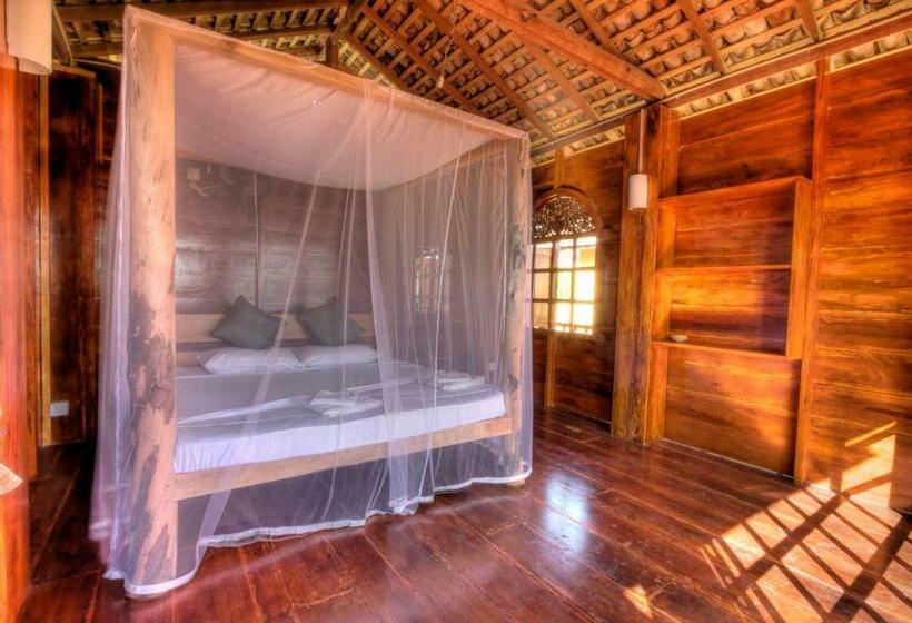 Номер Стандарт Вид на Море с Балконом, The Green Rooms Surf & Yoga Camp   On The Beach   Prime Location Renovated 2024