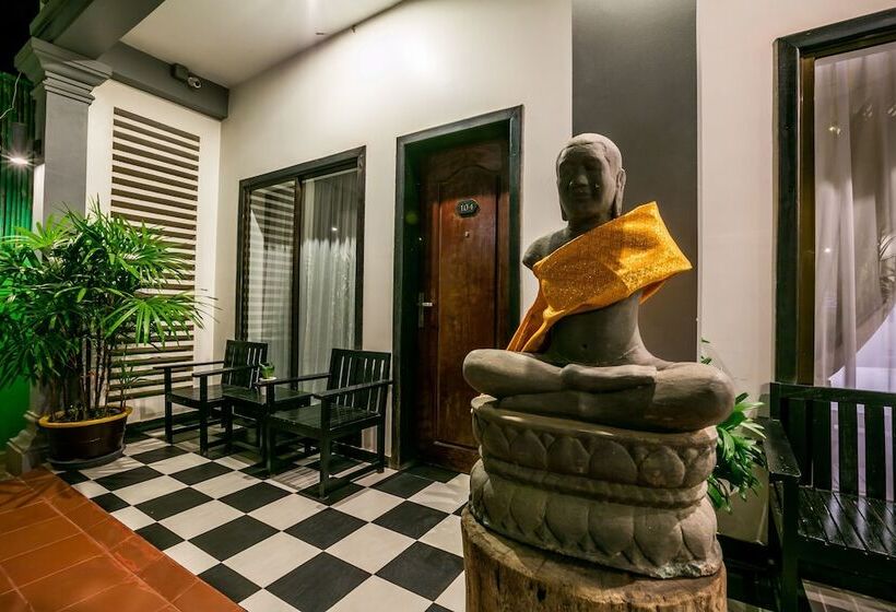 اتاق لوکس با چشم‌انداز استخر, Asanak D Angkor Boutique