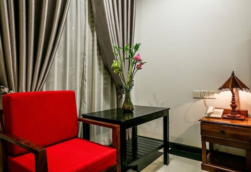 اتاق لوکس با چشم‌انداز استخر, Asanak D Angkor Boutique