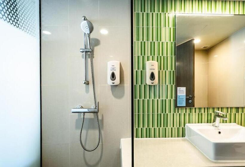 اتاق سوپریور با تخت دو نفره بزرگ, Holiday Inn Express Bangkok Sukhumvit 11, An Ihg