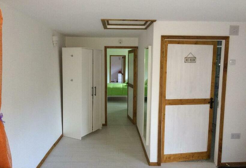 חדר סטנדרט לשלושה, Barton Gate Farm B&b