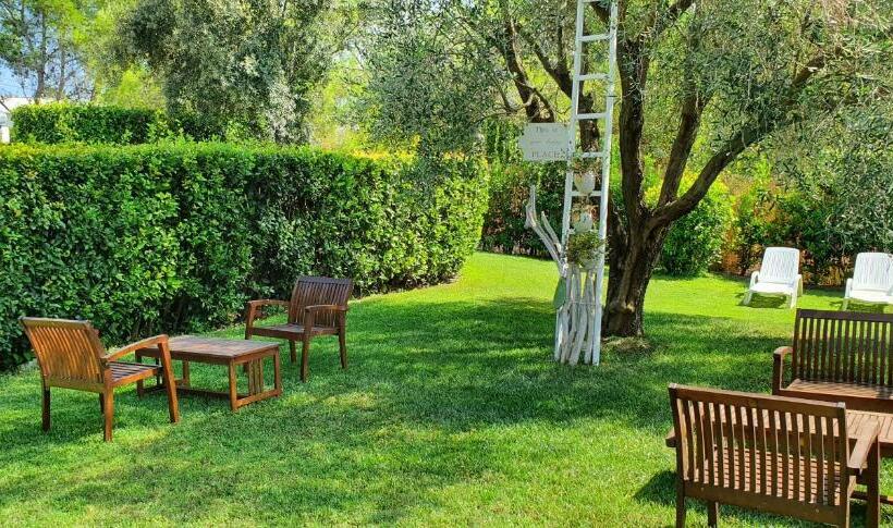 غرفة قياسية ثلاثية مطلة علي الحديقة, Agriturismo La Rondine